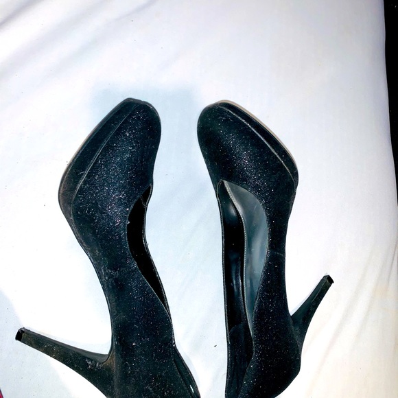 Heels - Picture 3 of 5